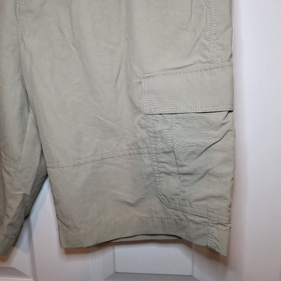Eddie Bauer Shorts Adult 35 Beige Cargo Hiking Outdoors Pockets Mens - Picture 4 of 10